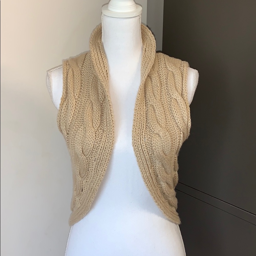 NWOT Arden B. Cable Knit Vest